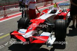 10.05.2007 Barcelona, Spain,  Toyota Racing, TF107  - Formula 1 World Championship, Rd 4, Spanish Grand Prix, Thursday