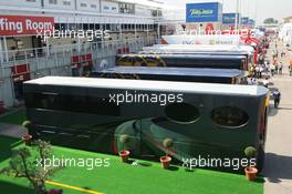 10.05.2007 Barcelona, Spain,  Bernie Ecclestone (GBR) Bus - Formula 1 World Championship, Rd 4, Spanish Grand Prix, Thursday