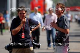 10.05.2007 Barcelona, Spain,  Emily Davenport (GBR), XPB Photographer and Laurent Charniaux (BEL), F1 Photographer a.k.a Elsie (LC) in the paddock - Formula 1 World Championship, Rd 4, Spanish Grand Prix, Thursday