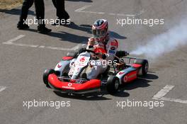 10.05.2007 Barcelona, Spain,  Fernando Alonso (ESP), McLaren Mercedes - Vodafone Spain Go-Karting Challenge with Fernando Alonso (ESP), McLaren Mercedes - Formula 1 World Championship, Rd 4, Spanish Grand Prix, Thursday