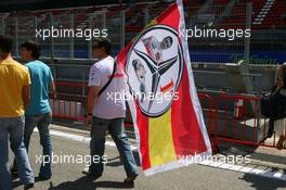 10.05.2007 Barcelona, Spain,  Fernando Alonso (ESP), McLaren Mercedes, fan - Formula 1 World Championship, Rd 4, Spanish Grand Prix, Thursday