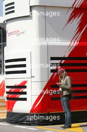 10.05.2007 Barcelona, Spain,  A girl outside toyota - Formula 1 World Championship, Rd 4, Spanish Grand Prix, Thursday