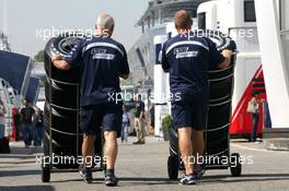 10.05.2007 Barcelona, Spain,  Williams F1 Team members - Formula 1 World Championship, Rd 4, Spanish Grand Prix, Thursday