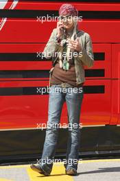 10.05.2007 Barcelona, Spain,  A girl in the paddock - Formula 1 World Championship, Rd 4, Spanish Grand Prix, Thursday