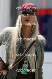 10.05.2007 Barcelona, Spain,  A lady in the paddock - Formula 1 World Championship, Rd 4, Spanish Grand Prix, Thursday