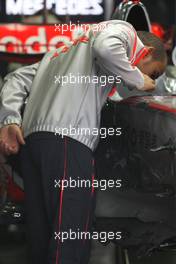 21.07.2007 Nürburg, Germany,  Lewis Hamilton (GBR), McLaren Mercedes, returns to the circuit and checks his car after receiving a CT Scan in hospital - Formula 1 World Championship, Rd 10, European Grand Prix, Saturday