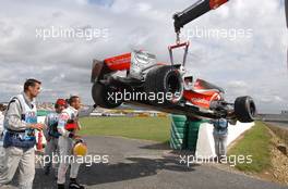 29.06.2007 Magny-Cours, France,  Technical problems at the McLaren of Lewis Hamilton (GBR), McLaren Mercedes - Formula 1 World Championship, Rd 8, French Grand Prix, Friday Practice