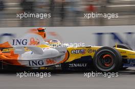 29.06.2007 Magny-Cours, France,  Giancarlo Fisichella (ITA), Renault F1 Team, R27 - Formula 1 World Championship, Rd 8, French Grand Prix, Friday Practice