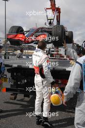 29.06.2007 Magny-Cours, France,  Technical problems at the McLaren of Lewis Hamilton (GBR), McLaren Mercede  - Formula 1 World Championship, Rd 8, French Grand Prix, Friday Practice