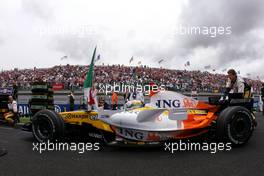 Giancarlo Fisichella (ITA), Renault F1 Team - Formula 1 World Championship, Rd 8, French Grand Prix, Sunday Pre-Race Grid