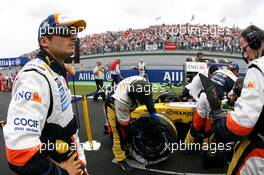 01.07.2007 Magny-Cours, France,  Giancarlo Fisichella (ITA), Renault F1 Team - Formula 1 World Championship, Rd 8, French Grand Prix, Sunday Pre-Race Grid
