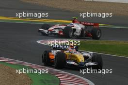 01.07.2007 Magny-Cours, France,  Heikki Kovalainen (FIN), Renault F1 Team, flat tyre - Formula 1 World Championship, Rd 8, French Grand Prix, Sunday Race