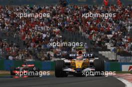 01.07.2007 Magny-Cours, France,  Heikki Kovalainen (FIN), Renault F1 Team - Fernando Alonso (ESP), McLaren Mercedes - Formula 1 World Championship, Rd 8, French Grand Prix, Sunday Race