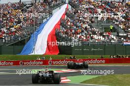 30.06.2007 Magny-Cours, France,  Mark Webber (AUS), Red Bull Racing, RB3, Lewis Hamilton (GBR), McLaren Mercedes, MP4-22 - Formula 1 World Championship, Rd 8, French Grand Prix, Saturday Qualifying