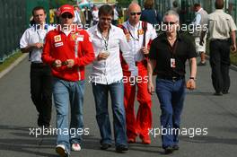 30.06.2007 Magny-Cours, France,  Kimi Raikkonen (FIN), Räikkönen, Scuderia Ferrari, Steve Robertson (GBR) and Dave Robertson (GBR) - Formula 1 World Championship, Rd 8, French Grand Prix, Saturday