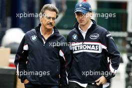 28.06.2007 Magny-Cours, France,  Robert Kubica (POL),  BMW Sauber F1 Team, Dr. Mario Theissen (GER), BMW Motorsport Director - Formula 1 World Championship, Rd 8, French Grand Prix, Thursday