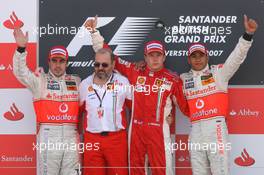 08.07.2007 Silverstone, England,  Winner, 1st, Kimi Raikkonen (FIN), Räikkönen, Scuderia Ferrari, F2007, 2nd, Fernando Alonso (ESP), McLaren Mercedes, MP4-22, 3rd, Lewis Hamilton (GBR), McLaren Mercedes, MP4-22 - Formula 1 World Championship, Rd 9, British Grand Prix, Sunday Podium