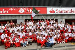 08.07.2007 Silverstone, England,  Kimi Raikkonen (FIN), Räikkönen, Scuderia Ferrari, Felipe Massa (BRA), Scuderia Ferrari, Jean Todt (FRA), Scuderia Ferrari, Ferrari CEO - Formula 1 World Championship, Rd 9, British Grand Prix, Sunday Podium