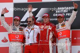 08.07.2007 Silverstone, England,  Winner, 1st, Kimi Raikkonen (FIN), Räikkönen, Scuderia Ferrari, F2007, 2nd, Fernando Alonso (ESP), McLaren Mercedes, MP4-22, 3rd, Lewis Hamilton (GBR), McLaren Mercedes, MP4-22 - Formula 1 World Championship, Rd 9, British Grand Prix, Sunday Podium