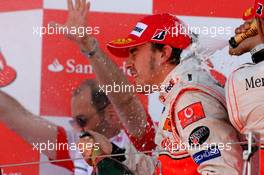 08.07.2007 Silverstone, England,  Fernando Alonso (ESP), McLaren Mercedes, Lewis Hamilton (GBR), McLaren Mercedes - Formula 1 World Championship, Rd 9, British Grand Prix, Sunday Podium