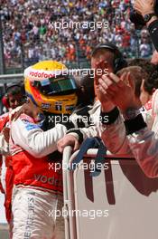 07.07.2007 Silverstone, England,  Pole Position, 1st, Lewis Hamilton (GBR), McLaren Mercedes, MP4-22 - Formula 1 World Championship, Rd 9, British Grand Prix, Saturday Qualifying