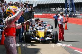 07.07.2007 Silverstone, England,  Pole Position, 1st, Lewis Hamilton (GBR), McLaren Mercedes, MP4-22 - Formula 1 World Championship, Rd 9, British Grand Prix, Saturday Qualifying