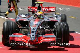 07.07.2007 Silverstone, England,  Pole Position, 1st, Lewis Hamilton (GBR), McLaren Mercedes, MP4-22 - Formula 1 World Championship, Rd 9, British Grand Prix, Saturday Qualifying