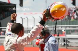 07.07.2007 Silverstone, England,  Pole Position, 1st, Lewis Hamilton (GBR), McLaren Mercedes, MP4-22 - Formula 1 World Championship, Rd 9, British Grand Prix, Saturday Qualifying