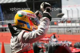 07.07.2007 Silverstone, England,  Pole Position, 1st, Lewis Hamilton (GBR), McLaren Mercedes, MP4-22 - Formula 1 World Championship, Rd 9, British Grand Prix, Saturday Qualifying