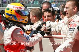 07.07.2007 Silverstone, England,  Pole Position, 1st, Lewis Hamilton (GBR), McLaren Mercedes, MP4-22 - Formula 1 World Championship, Rd 9, British Grand Prix, Saturday Qualifying