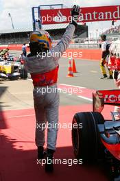 07.07.2007 Silverstone, England,  Pole Position, 1st, Lewis Hamilton (GBR), McLaren Mercedes, MP4-22 - Formula 1 World Championship, Rd 9, British Grand Prix, Saturday Qualifying