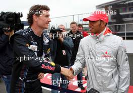 05.07.2007 Silverstone, England,  David Coulthard (GBR), Red Bull Racing and Lewis Hamilton (GBR), McLaren Mercedes - Formula 1 World Championship, Rd 9, British Grand Prix, Thursday