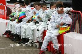 05.07.2007 Milton Keynes, England,  Lewis Hamilton (GBR), McLaren Mercedes with young British Katers, Daytona Kart Centre, Milton Keynes