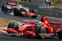 05.08.2007 Budapest, Hungary,  Felipe Massa (BRA), Scuderia Ferrari, F2007 and Lewis Hamilton (GBR), McLaren Mercedes, MP4-22 - Formula 1 World Championship, Rd 11, Hungarian Grand Prix, Sunday Race