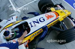 07.09.2007 Monza, Italy,  Giancarlo Fisichella (ITA), Renault F1 Team, R27 - Formula 1 World Championship, Rd 13, Italian Grand Prix, Friday Practice