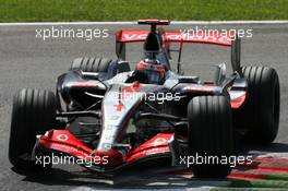 07.09.2007 Monza, Italy,  Fernando Alonso (ESP), McLaren Mercedes, MP4-22 - Formula 1 World Championship, Rd 13, Italian Grand Prix, Friday Practice