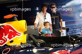 07.09.2007 Monza, Italy,  (left) Demetrio Albertini (ITA), AC Milan football player, with his son centre - Formula 1 World Championship, Rd 13, Italian Grand Prix, Friday