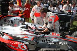 09.09.2007 Monza, Italy,  Fernando Alonso (ESP), McLaren Mercedes, MP4-22 - Formula 1 World Championship, Rd 13, Italian Grand Prix, Sunday Pre-Race Grid