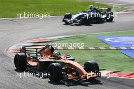 09.09.2007 Monza, Italy,  Adrian Sutil (GER), Spyker F1 Team, F8-VII-B and Nico Rosberg (GER), WilliamsF1 Team, FW29 - Formula 1 World Championship, Rd 13, Italian Grand Prix, Sunday Race