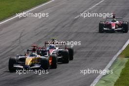 09.09.2007 Monza, Italy,  Giancarlo Fisichella (ITA), Renault F1 Team, Anthony Davidson (GBR), Super Aguri F1 Team - Formula 1 World Championship, Rd 13, Italian Grand Prix, Sunday Race