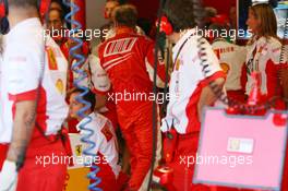 08.09.2007 Monza, Italy,  Kimi Raikkonen (FIN), Räikkönen, Scuderia Ferrari, F2007, crashed heavily in Free Practice 3, returns to the garage - Formula 1 World Championship, Rd 13, Italian Grand Prix, Saturday Practice