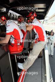 08.09.2007 Monza, Italy,  Michael Schumacher (GER), Scuderia Ferrari, Advisor on the pit wall during the qualifying - Formula 1 World Championship, Rd 13, Italian Grand Prix, Saturday Qualifying