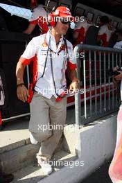 08.09.2007 Monza, Italy,  Michael Schumacher (GER), Scuderia Ferrari, Advisor on the pit wall during the qualifying - Formula 1 World Championship, Rd 13, Italian Grand Prix, Saturday Qualifying