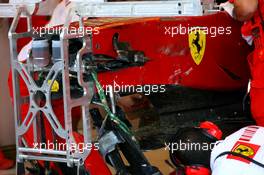 08.09.2007 Monza, Italy,  Scuderia Ferrari rebuild the car of  Kimi Raikkonen (FIN), Räikkönen, Scuderia Ferrari, F2007, after he crashed heavily in Free Practice 3 - Formula 1 World Championship, Rd 13, Italian Grand Prix, Saturday Practice
