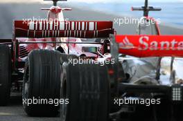 05.12.2007 Jerez, Spain,  Kimi Raikkonen (FIN), Räikkönen, Scuderia Ferrari, Lewis Hamilton (GBR), McLaren Mercedes - Formula 1 Testing, Jerez