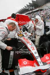 30.09.2007 Gotemba, Japan,  Lewis Hamilton (GBR), McLaren Mercedes - Formula 1 World Championship, Rd 15, Japanese Grand Prix, Sunday Pre-Race Grid