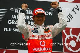 30.09.2007 Gotemba, Japan,  Winner, 1st, Lewis Hamilton (GBR), McLaren Mercedes, MP4-22 - Formula 1 World Championship, Rd 15, Japanese Grand Prix, Sunday Podium