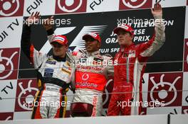 30.09.2007 Gotemba, Japan,  Lewis Hamilton (GBR), McLaren Mercedes, Heikki Kovalainen (FIN), Renault F1 Team, Kimi Raikkonen (FIN), Räikkönen, Scuderia Ferrari - Formula 1 World Championship, Rd 15, Japanese Grand Prix, Sunday Podium