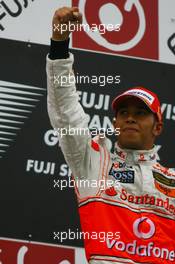 30.09.2007 Gotemba, Japan,  Winner, 1st, Lewis Hamilton (GBR), McLaren Mercedes, MP4-22 - Formula 1 World Championship, Rd 15, Japanese Grand Prix, Sunday Podium