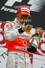 30.09.2007 Gotemba, Japan,  Winner, 1st, Lewis Hamilton (GBR), McLaren Mercedes, MP4-22 - Formula 1 World Championship, Rd 15, Japanese Grand Prix, Sunday Podium